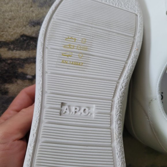 A.P.C. white leather sneakers - Picture 9 of 9